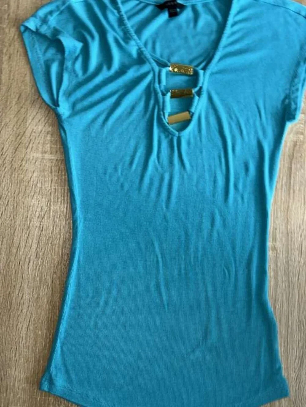 Guess Teal Ribbed V-Neck Top w/ Gold Detail Size S Y2K Chic - Picture 4 of 10
